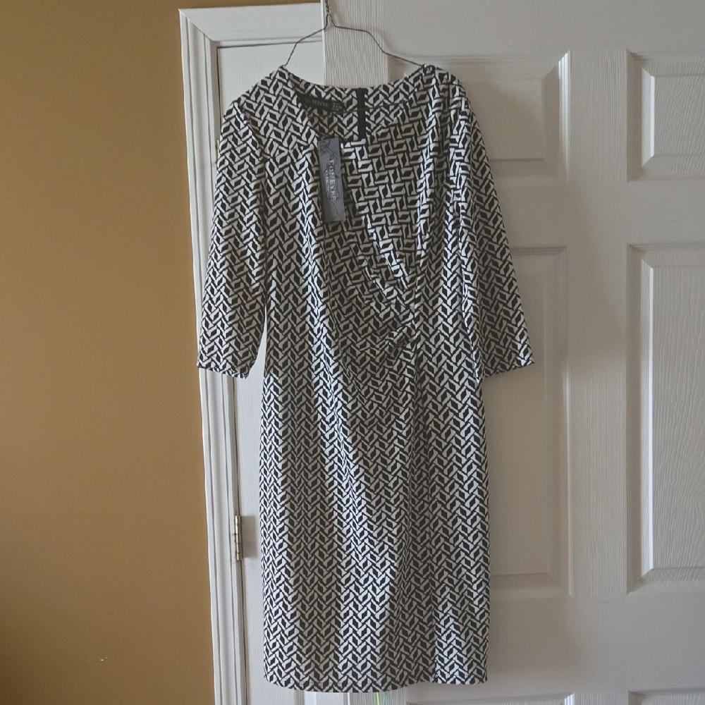 Chic Black and White Geometric Long Sleeve Dress